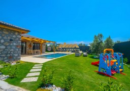 Villa SERENYA